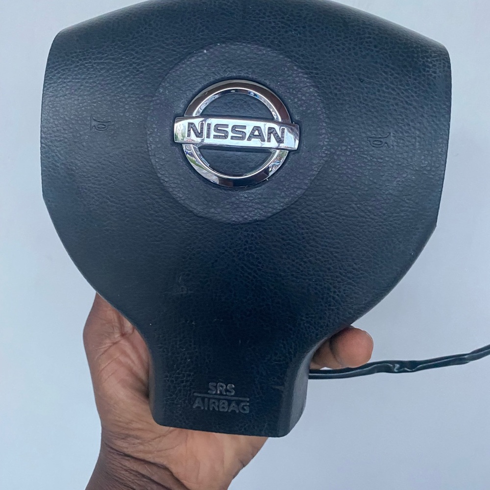 2007-2011 Nissan Versa airbag